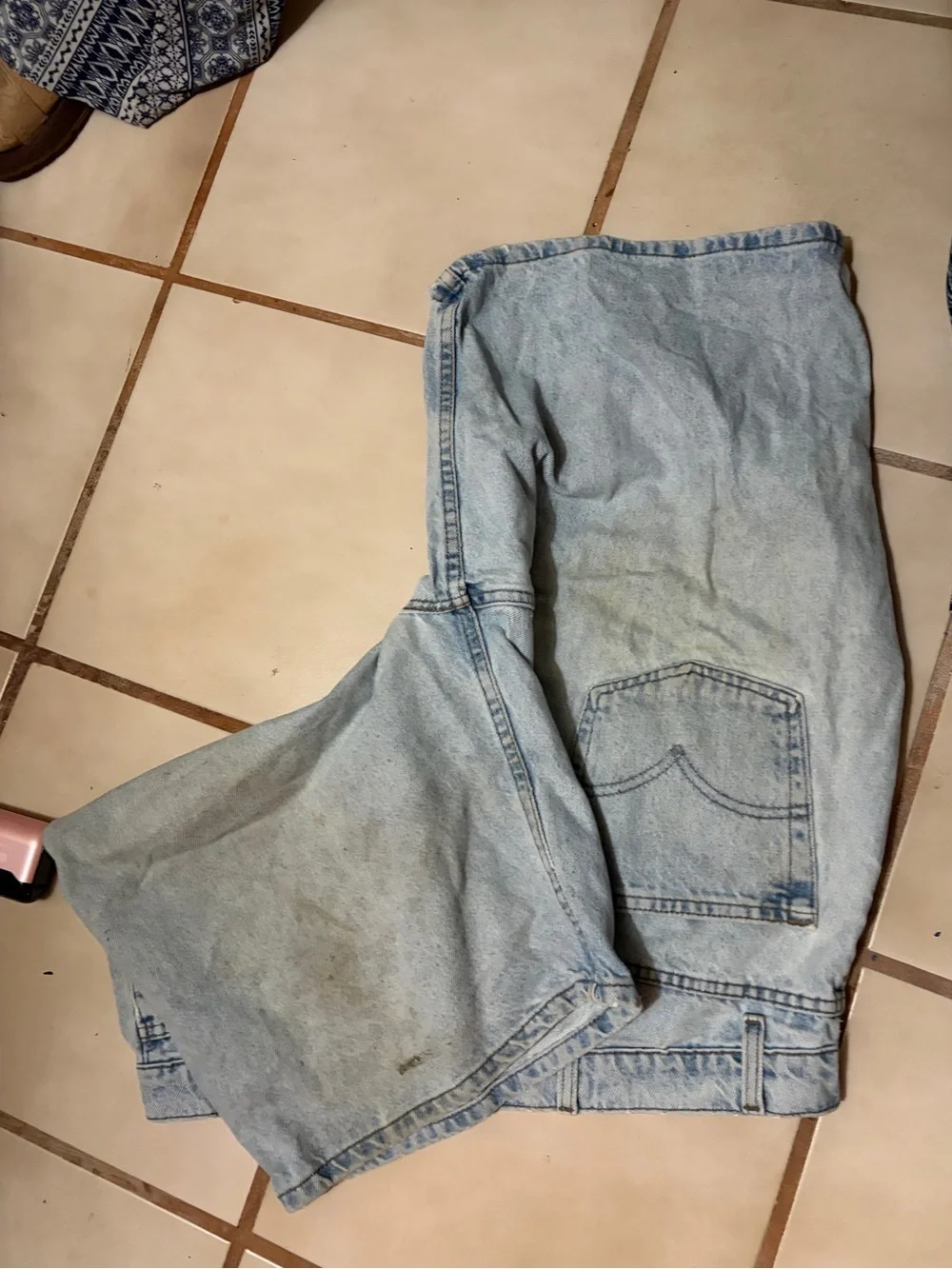 Levi's SilverTab Loose Shorts ( Jorts ) Light Wash Denim with Stains Trashed 38